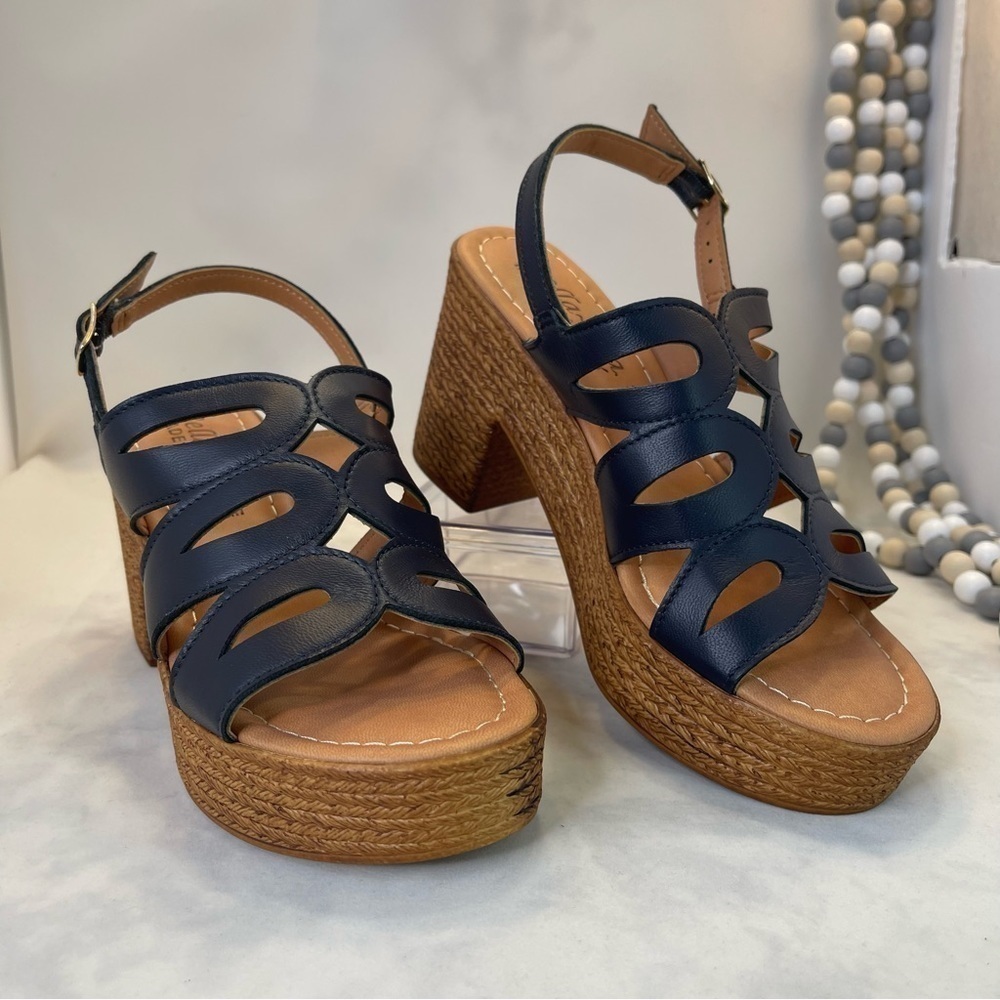 Bella Vita Women's Pri-Italy Heeled Sandal Color:Navy 5.5M